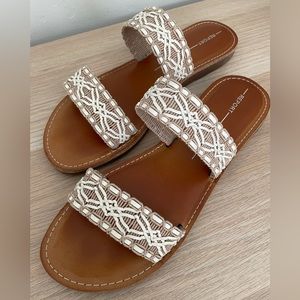 Report Oxley woven slide sandals size 8.5